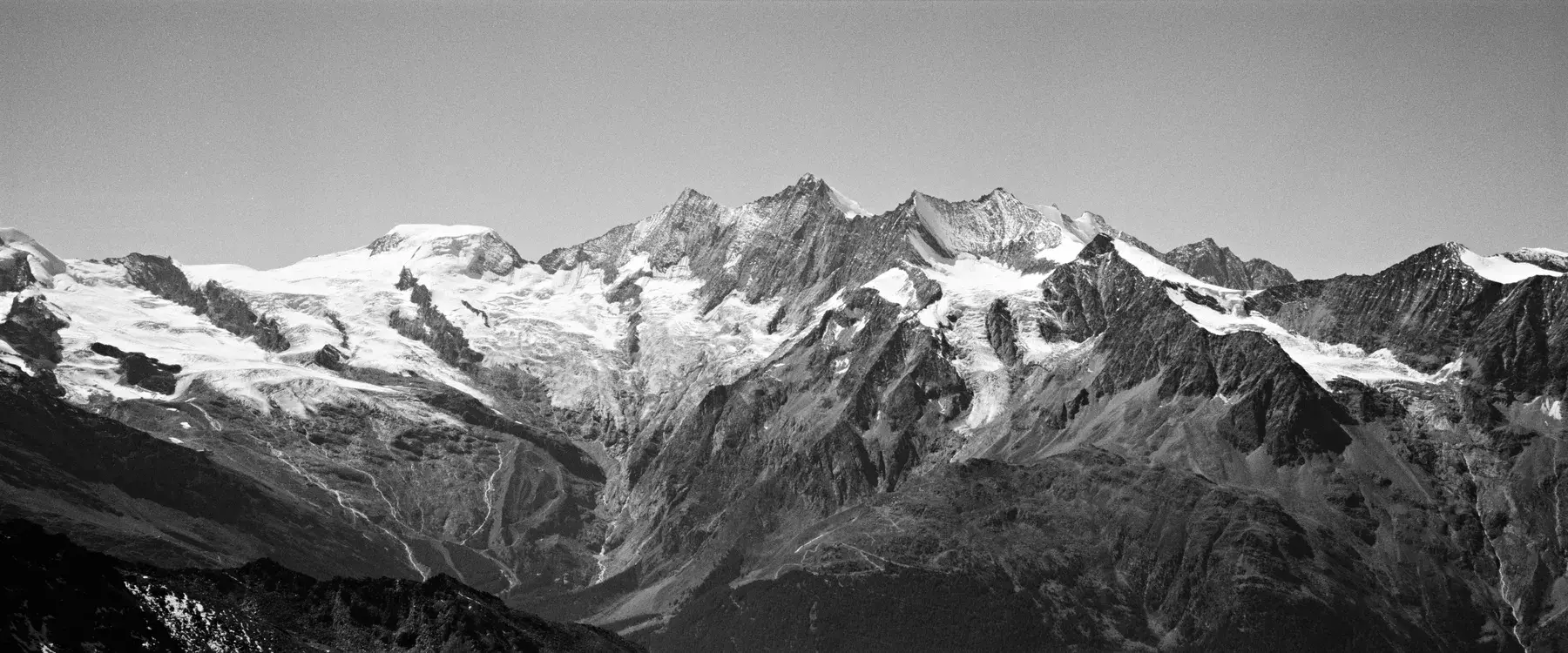 Fourthousanders — film photograph by Darko Ronić